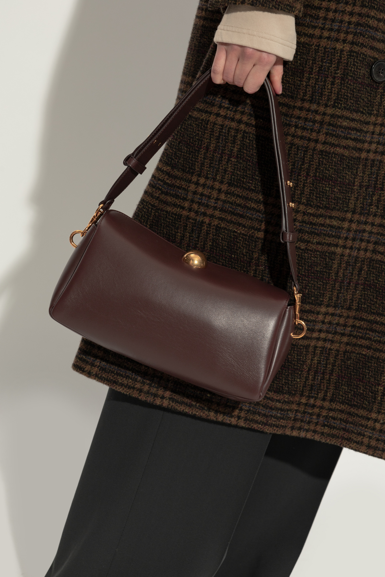 【送料&関税込】Ami Alexandre Mattiussi Shoulder Bag In Gree Green Leather Shoulder Bag Paris Paris | AMI PARIS